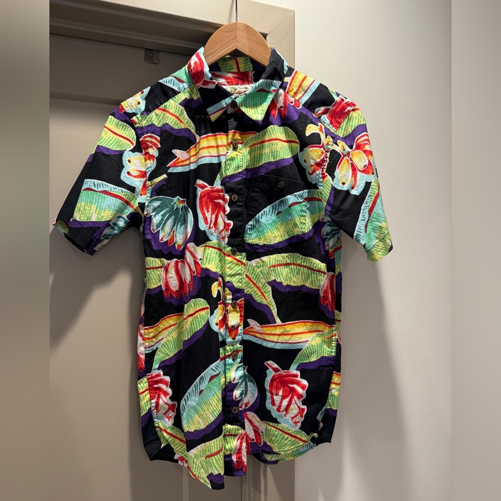 Patagonia short sleeve men’s Hawaiian shirt size small
